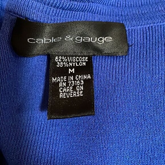 CABLE & GAUGE Ladies royal blue sweater size M - Picture 8 of 8